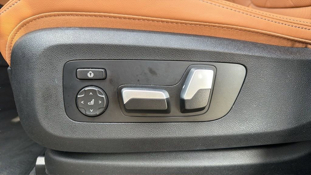 Certified 2025 BMW X5 xDrive50e w/ Parking Assistance Package image 13