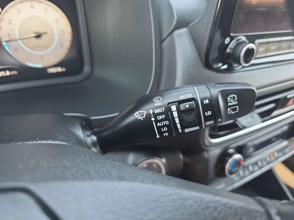 Used 2023 Hyundai Kona Limited AWD/4WD image 23
