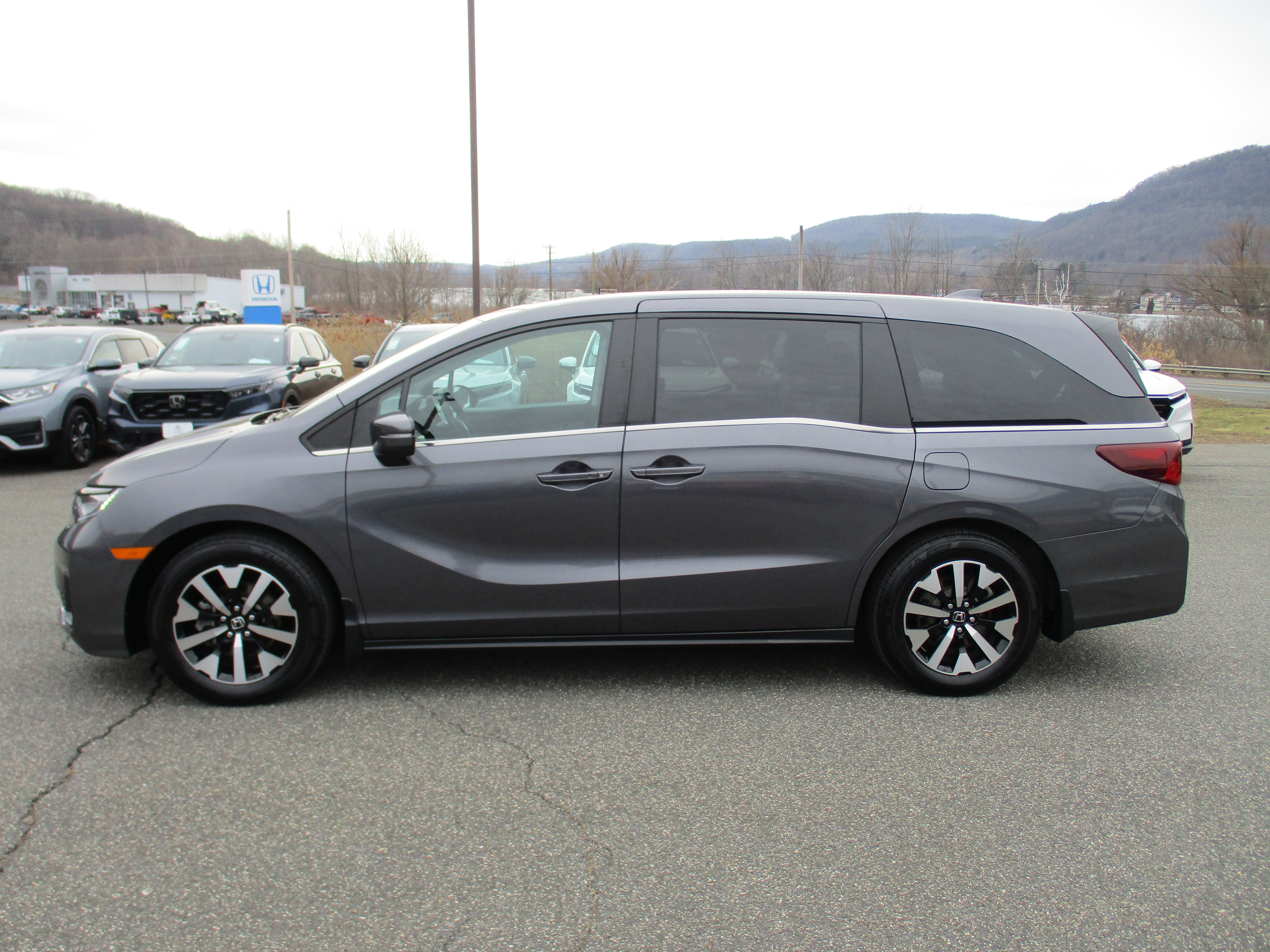 Certified 2025 Honda Odyssey EX-L image 8