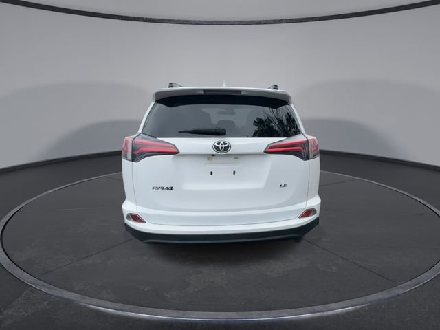 Used 2018 Toyota RAV4 LE image 13