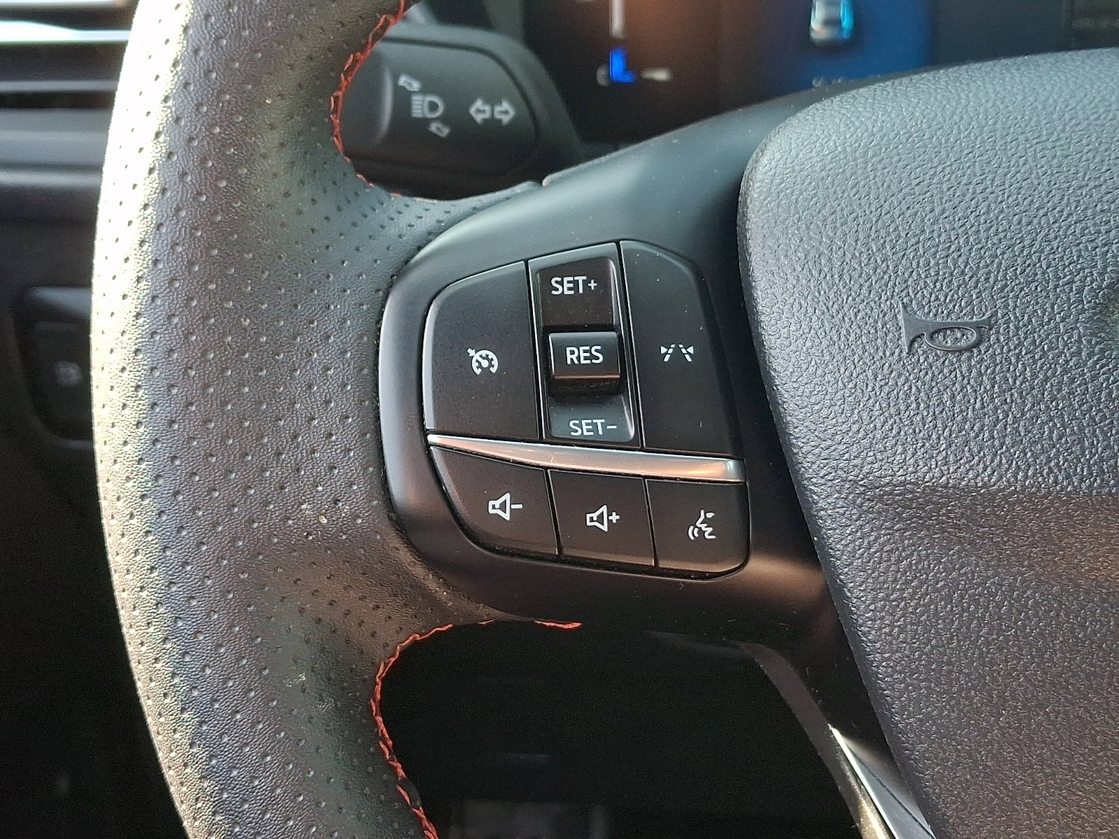 Used 2025 Ford Escape ST-Line w/ Equipment Group 301A FWD image 21