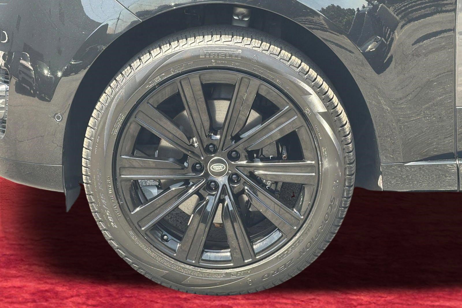 Used 2023 Land Rover Range Rover SE image 11