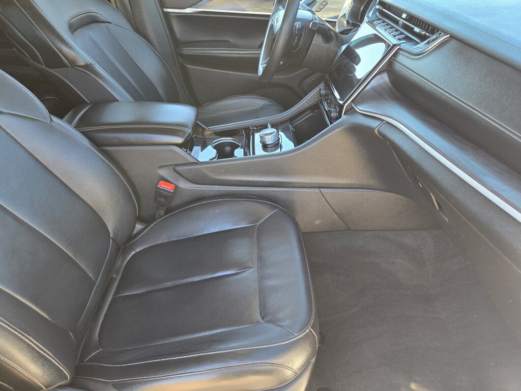 Used 2023 Jeep Grand Cherokee Limited AWD/4WD image 14