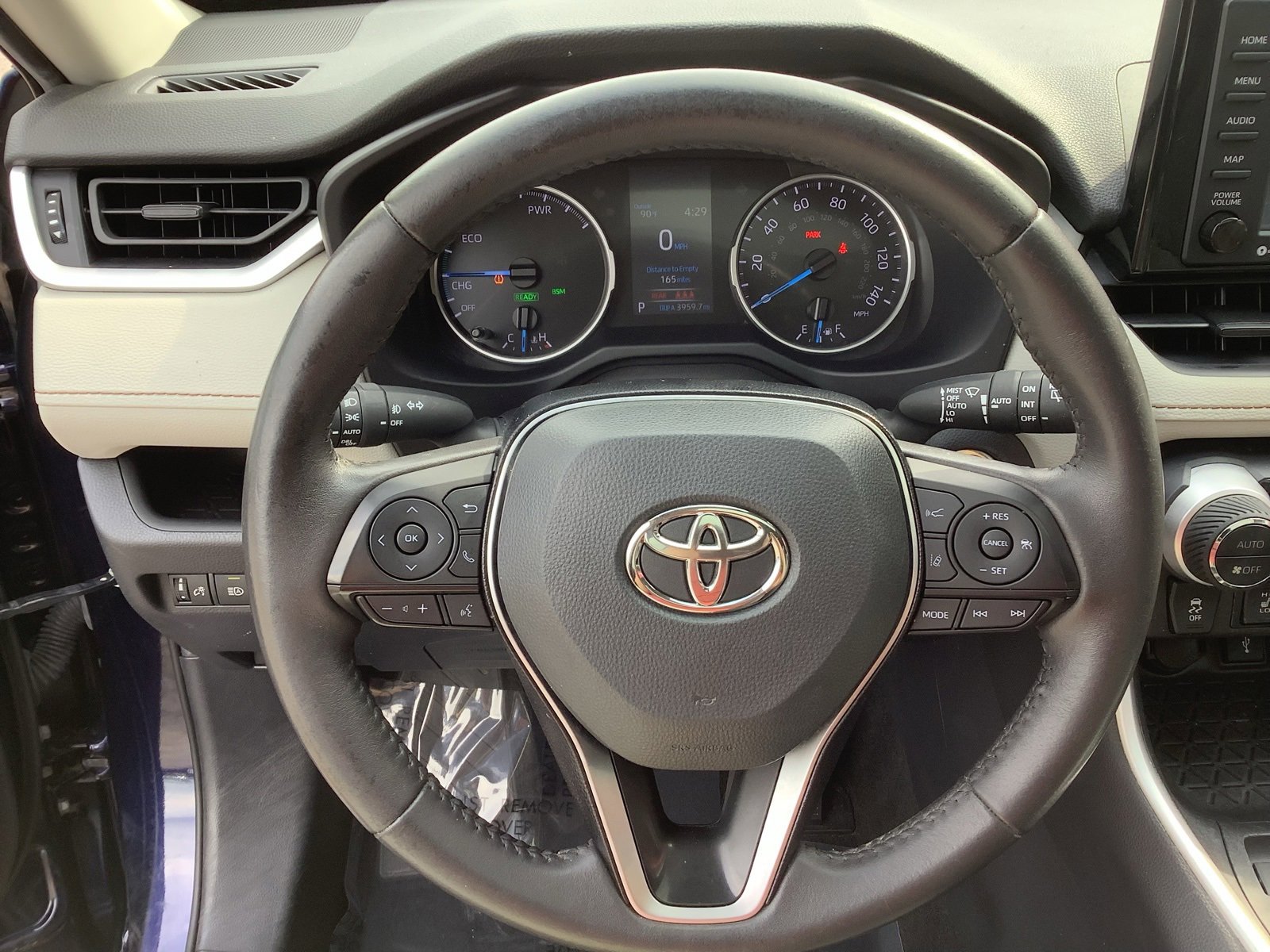 Used 2021 Toyota RAV4 XLE w/ Convenience Package image 13