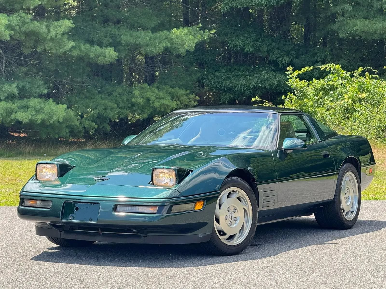 Used 1994 Chevrolet Corvette Coupe RWD image 2