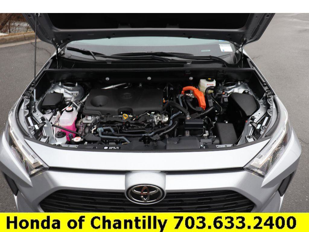 Used 2025 Toyota RAV4 XLE image 31
