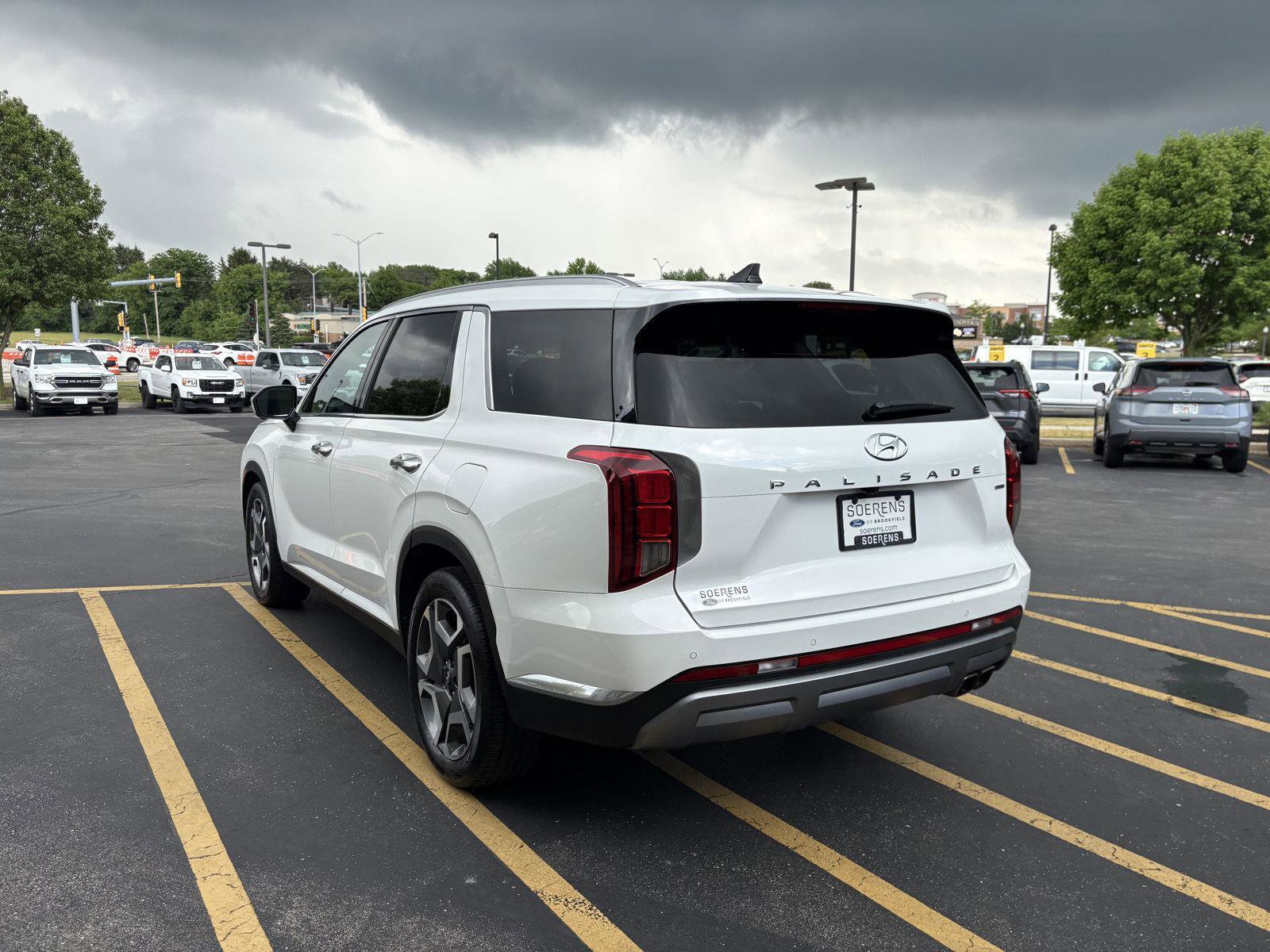 Used 2024 Hyundai Palisade Limited AWD/4WD image 4