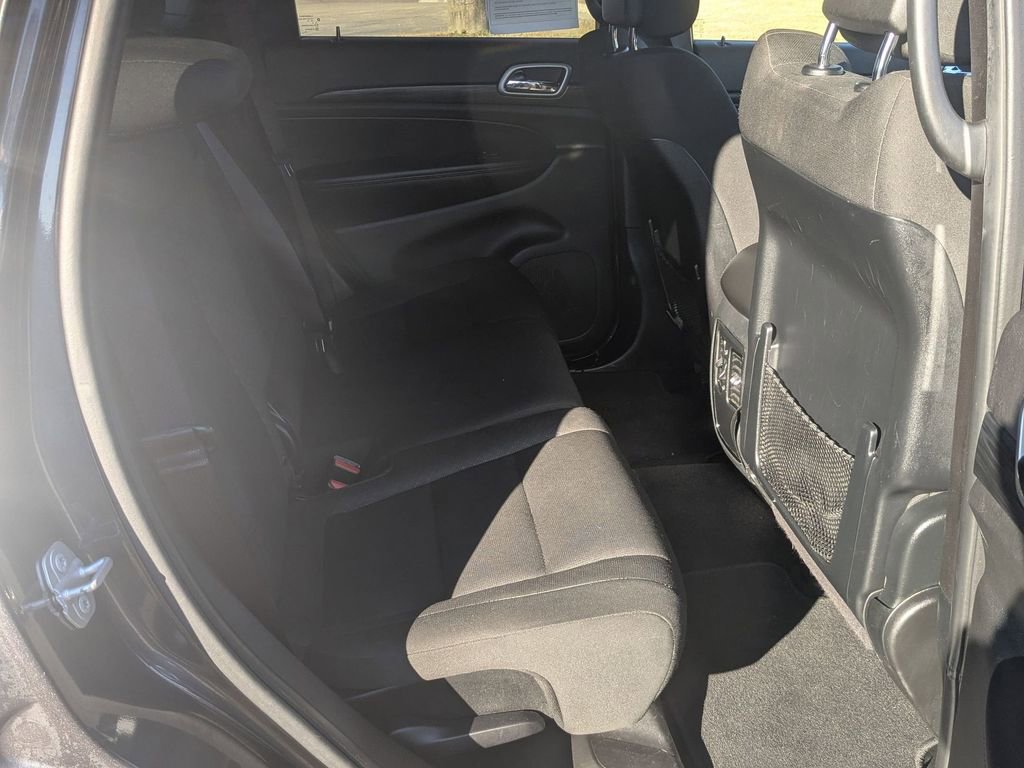 Used 2020 Jeep Grand Cherokee Laredo w/ 18" Wheel & 8.4" Radio Group image 32