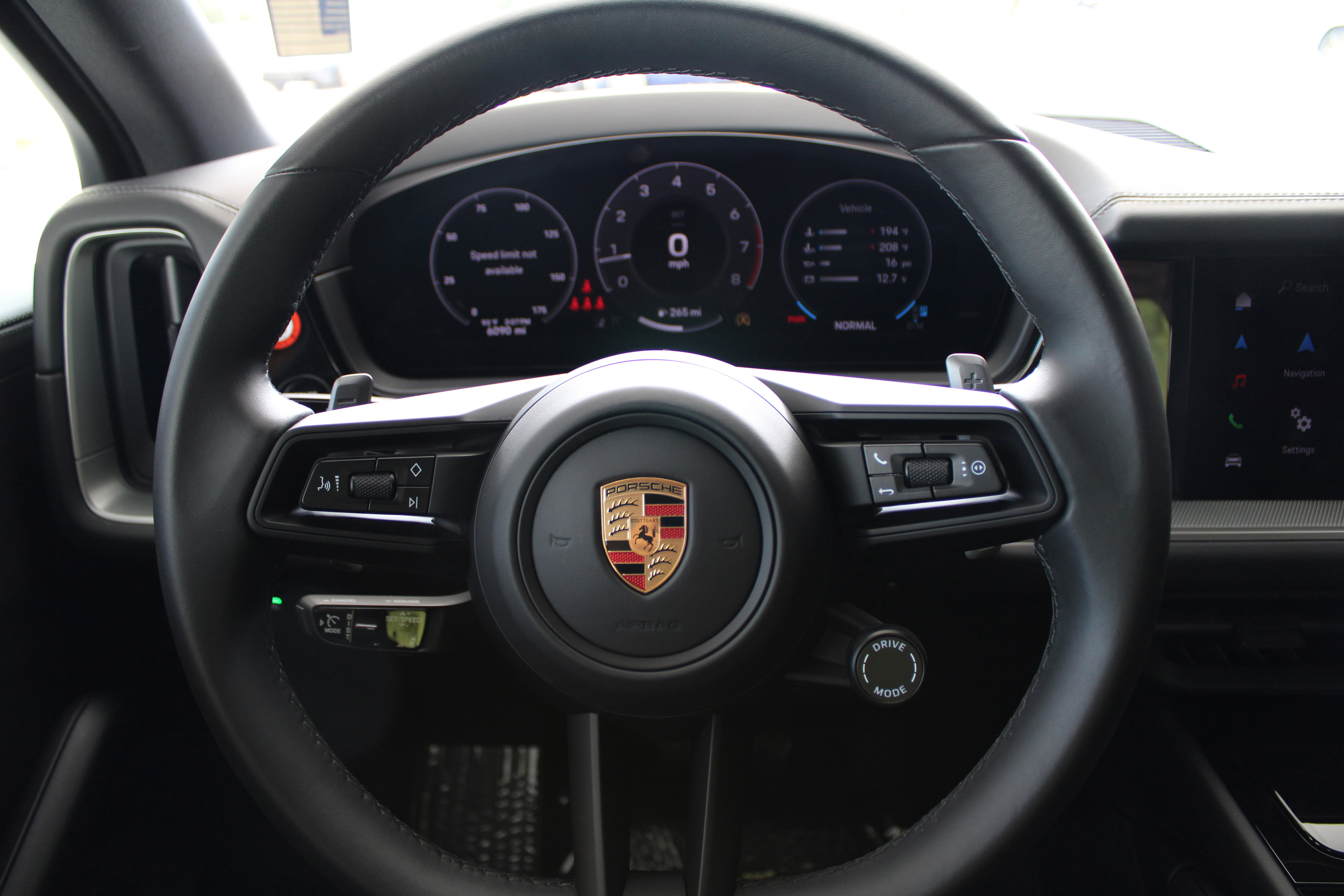 Certified 2025 Porsche Cayenne image 23
