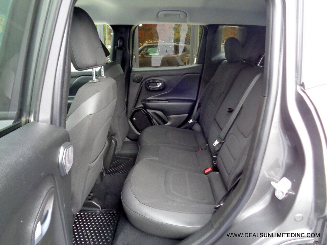 Used 2017 Jeep Renegade Altitude image 15