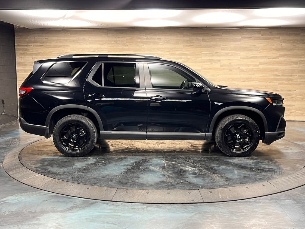 Used 2025 Honda Pilot TrailSport image 32