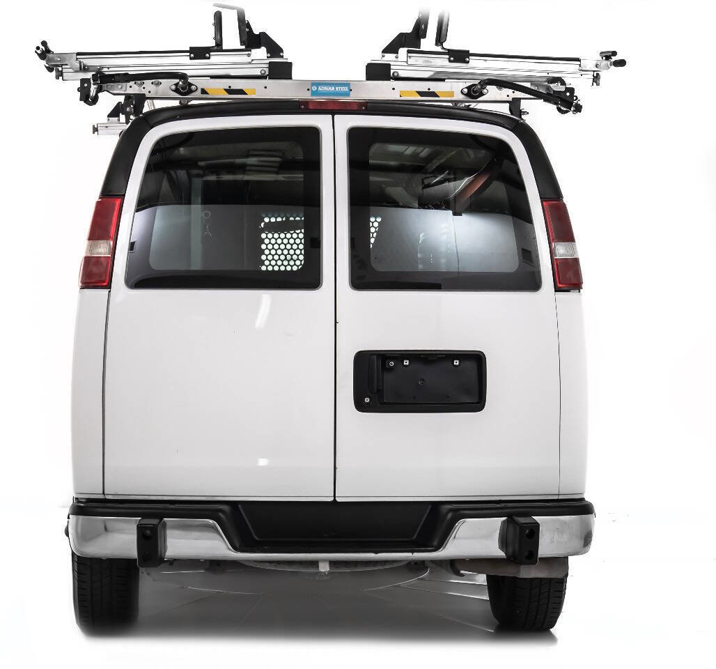 Used 2017 GMC Savana 2500 image 7