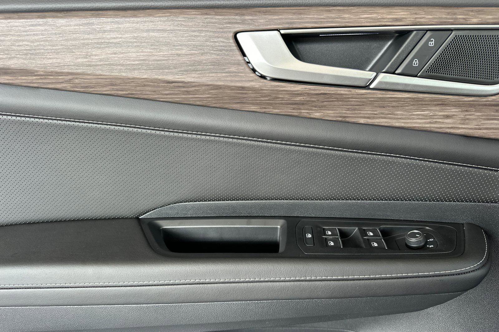 New 2026 Volkswagen Atlas SEL image 10