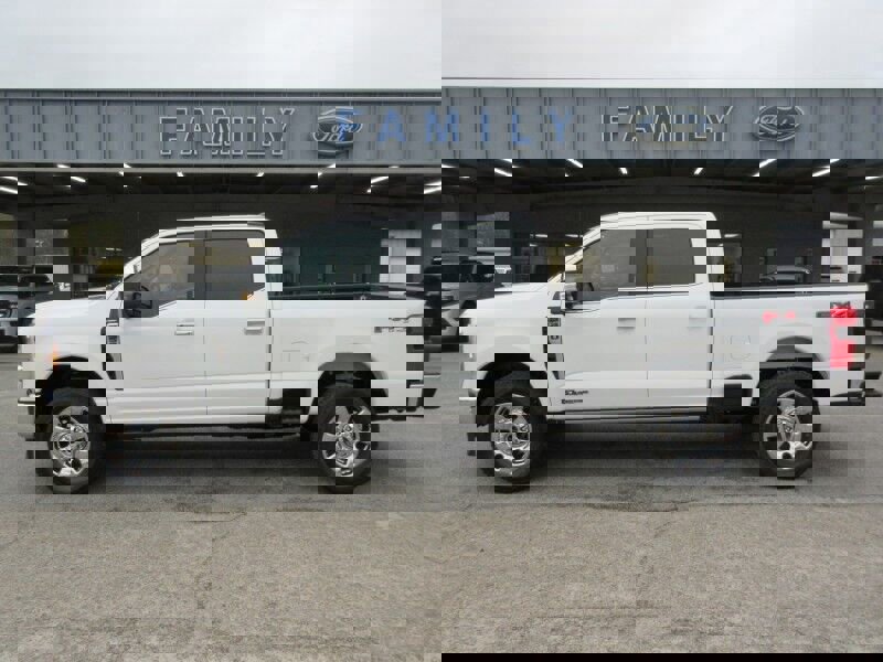 New 2026 Ford F250 Lariat w/ Lariat Ultimate Package image 2