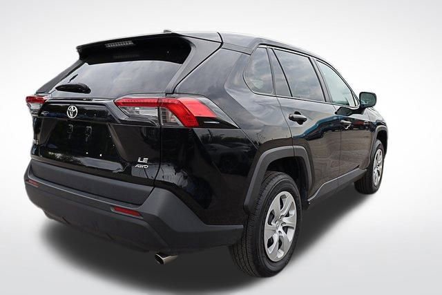 Used 2024 Toyota RAV4 LE image 10