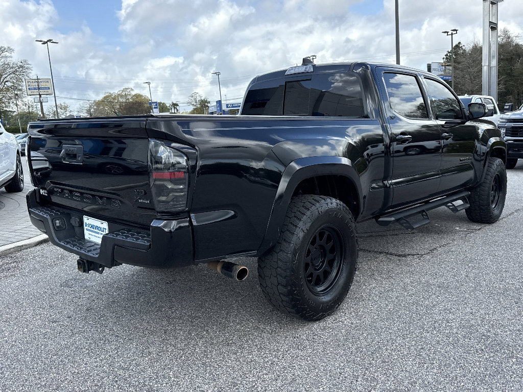 Used 2023 Toyota Tacoma SR5 w/ Technology Package AWD/4WD image 3