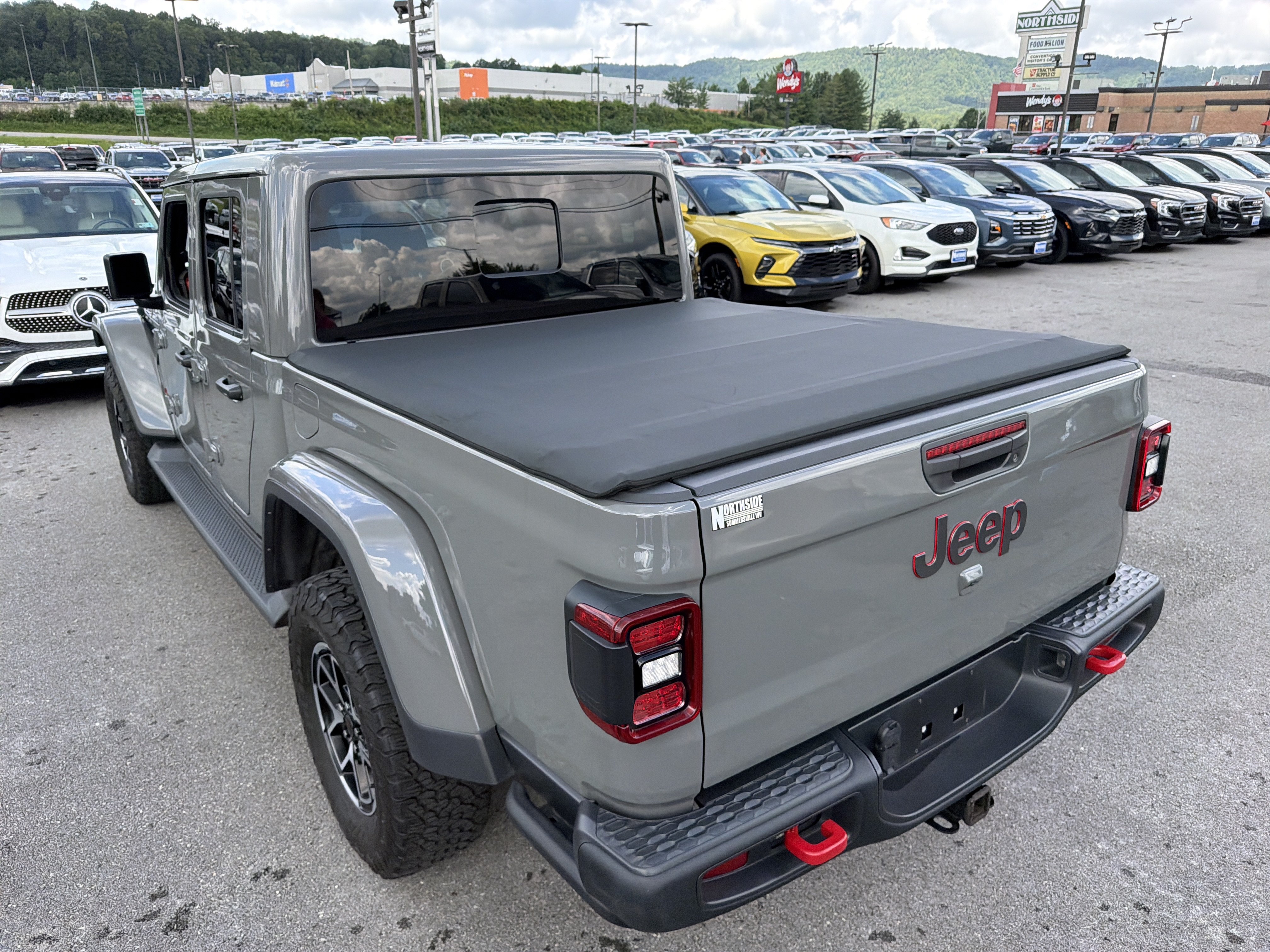 Used 2022 Jeep Gladiator Rubicon w/ LED Lighting Group AWD/4WD image 10