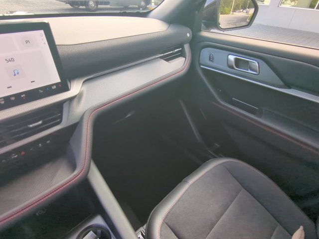 New 2027 Ford Explorer Active w/ Active Comfort Package RWD image 18