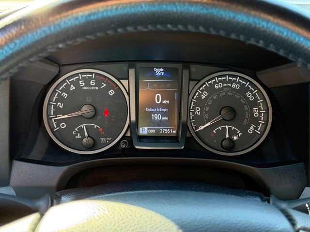 Used 2022 Toyota Tacoma TRD Sport w/ Technology Package image 15