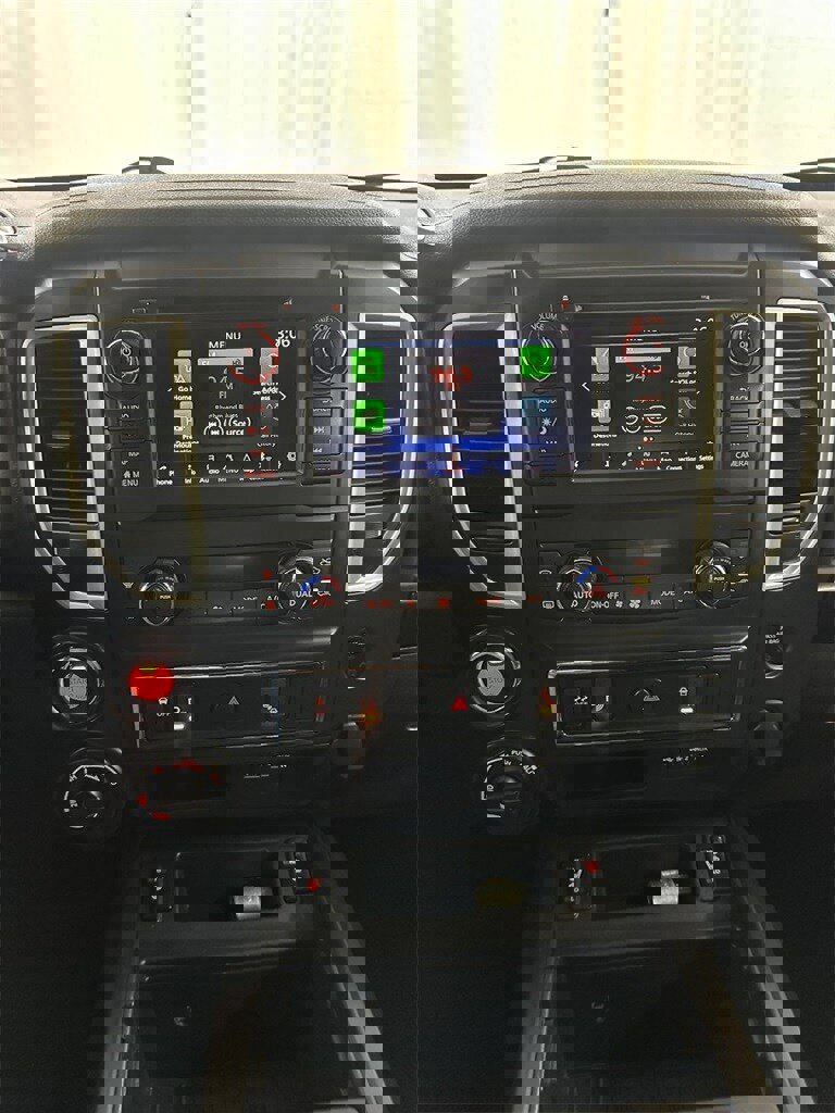 Used 2019 Nissan Titan SV w/ SV Convenience Package image 20