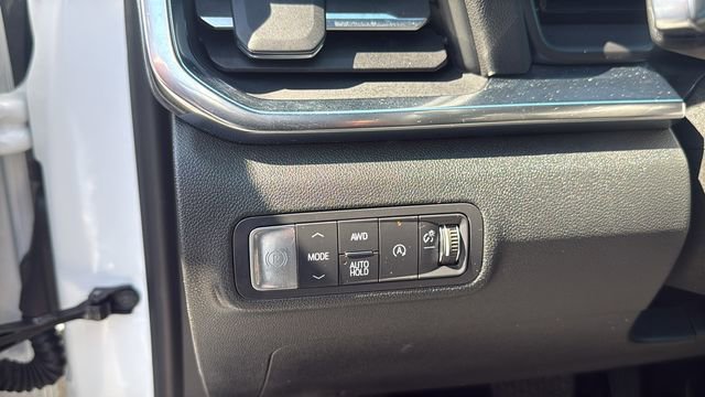 Used 2025 GMC Terrain Elevation image 14