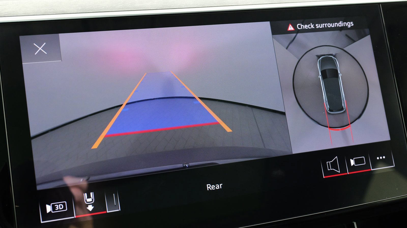 Used 2022 Audi e-tron Premium Plus w/ Premium Plus Package image 70