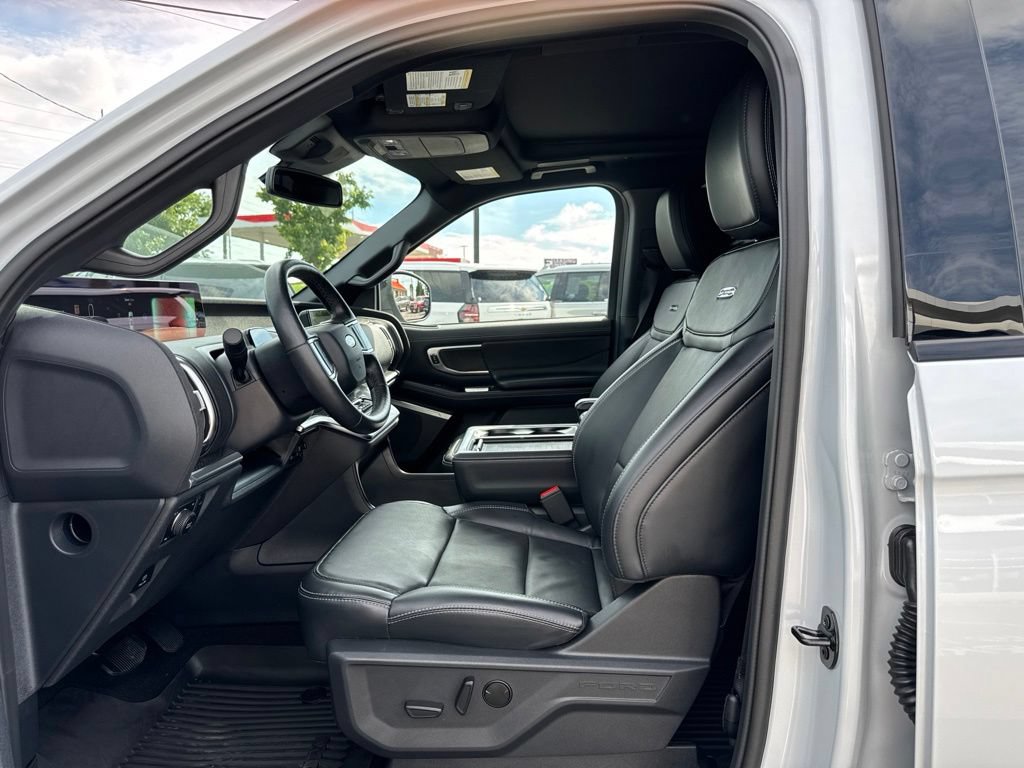 Used 2026 Ford Expedition Platinum w/ Stealth Performance Package AWD/4WD image 12