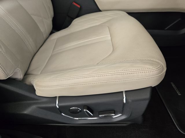 Used 2022 Ford Expedition Platinum AWD/4WD image 25