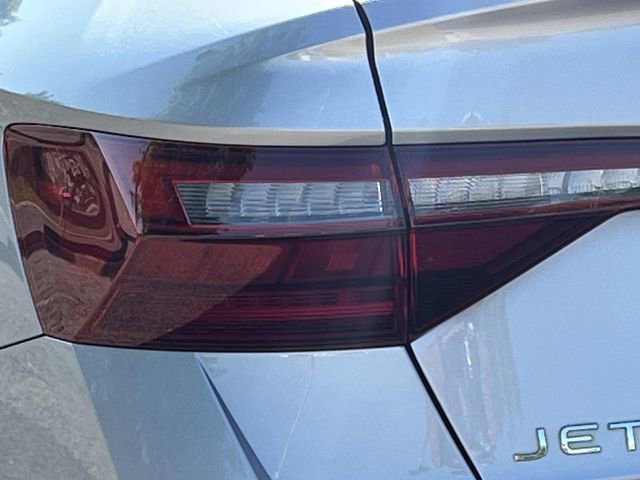 Used 2022 Volkswagen Jetta SEL FWD image 10