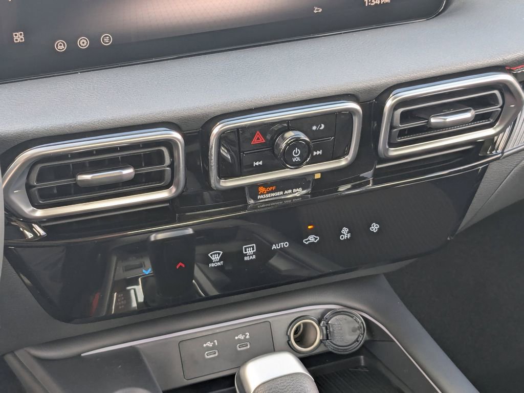 New 2026 Nissan Sentra SR w/ Floor Mat Package FWD image 17