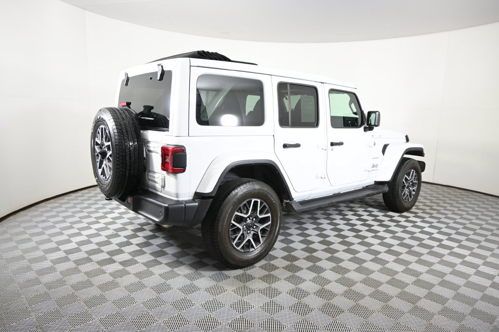 Used 2024 Jeep Wrangler Unlimited Sahara w/ Safety Group AWD/4WD image 6