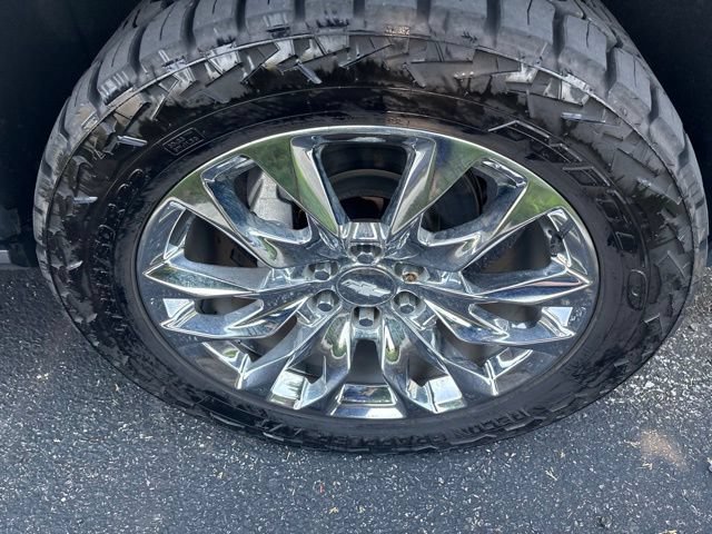 Used 2021 Chevrolet Suburban High Country AWD/4WD image 12