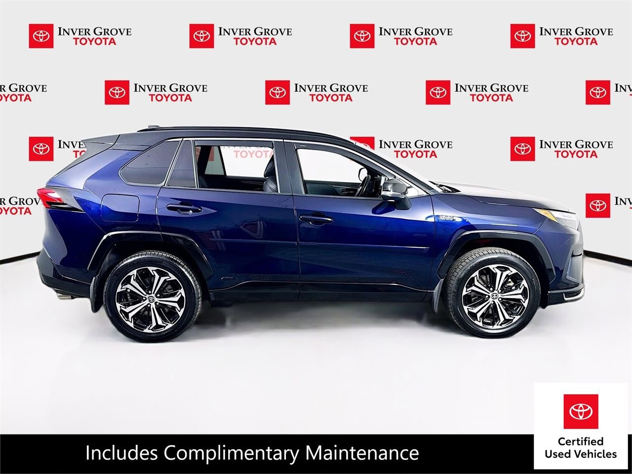 Certified 2022 Toyota RAV4 XSE w/ Weather Package AWD/4WD image 4