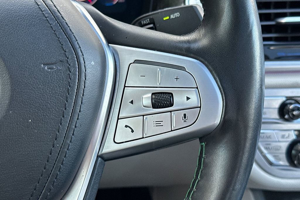 Used 2022 BMW ALPINA B7 xDrive w/ Luxury Rear Seating Package image 28