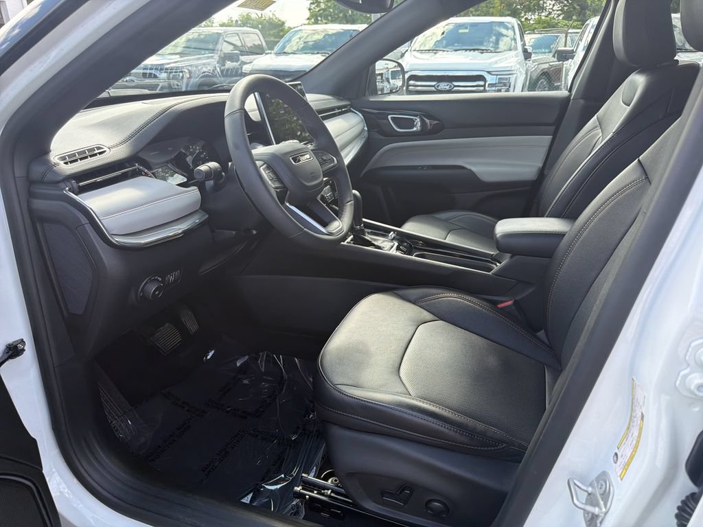 Used 2023 Jeep Compass Limited AWD/4WD image 11
