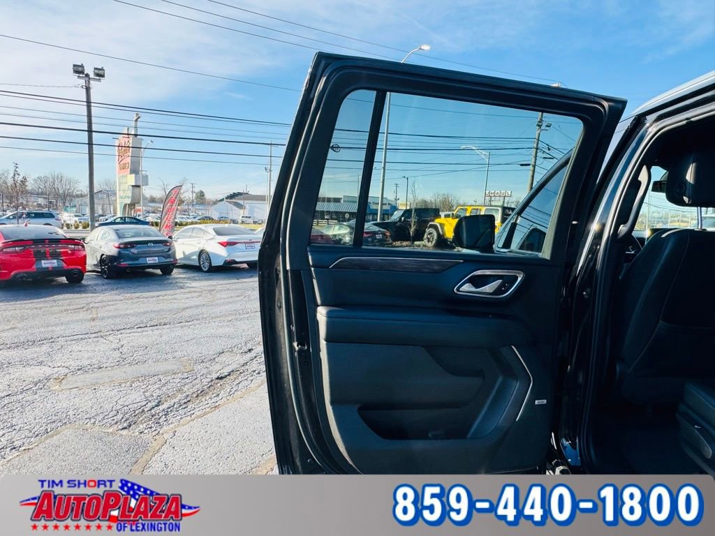Used 2022 Chevrolet Suburban LT w/ Luxury Package image 62