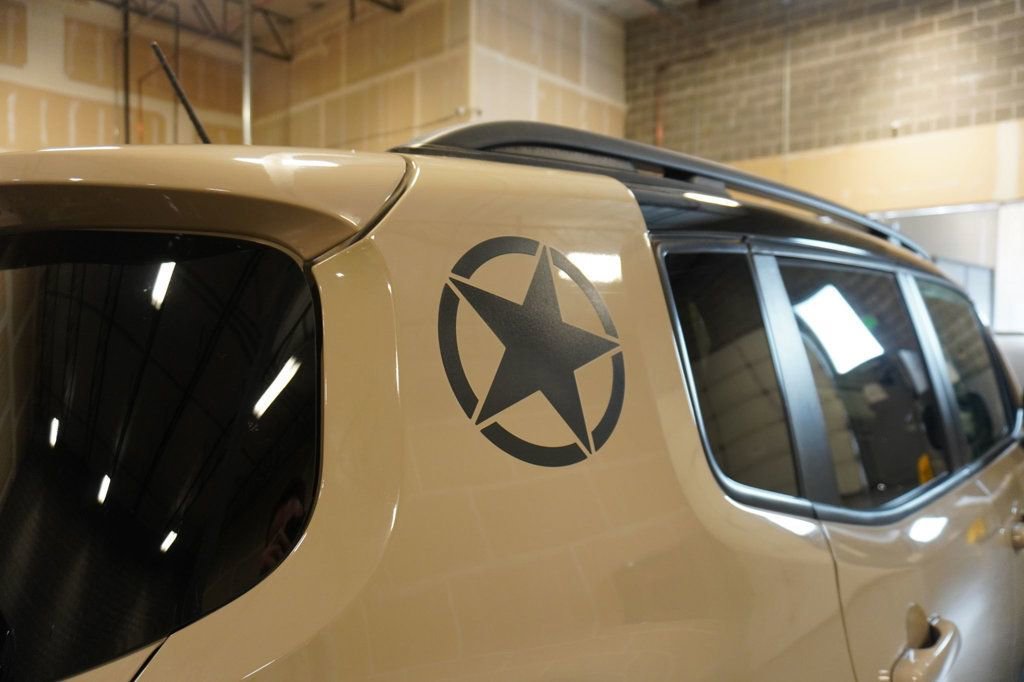 Used 2017 Jeep Renegade Trailhawk image 7