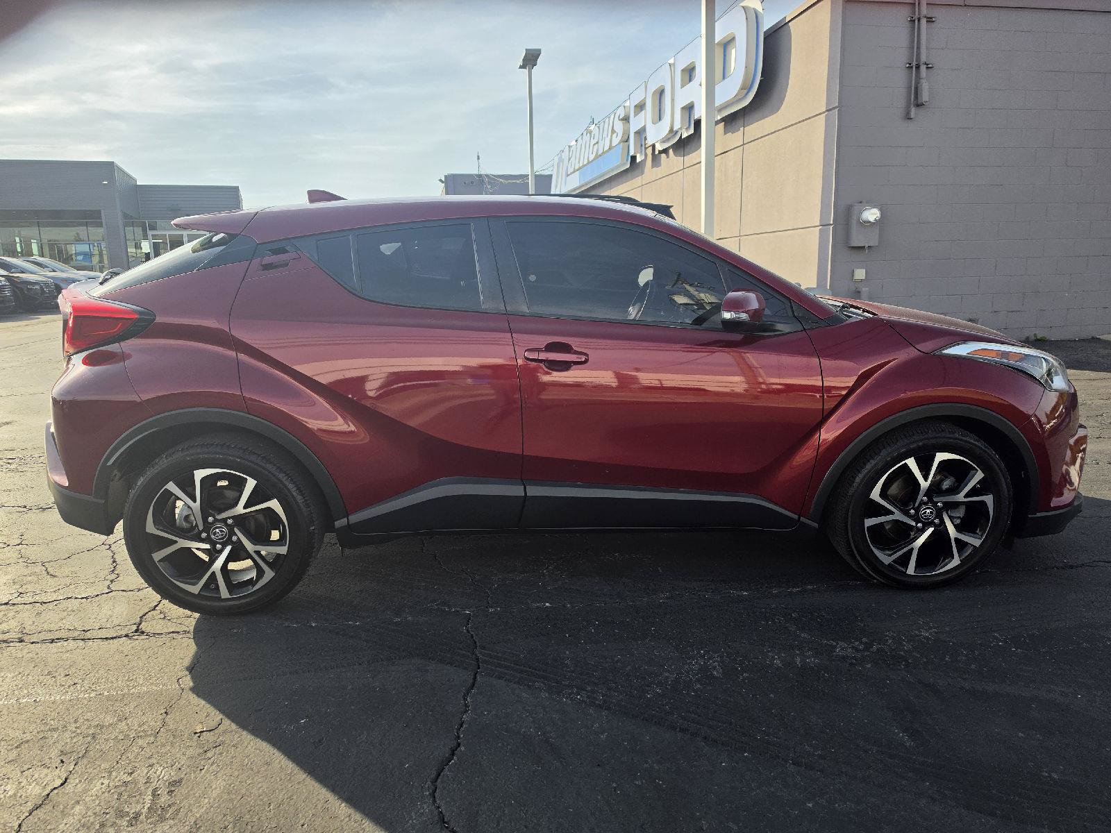 Used 2018 Toyota C-HR XLE FWD image 4