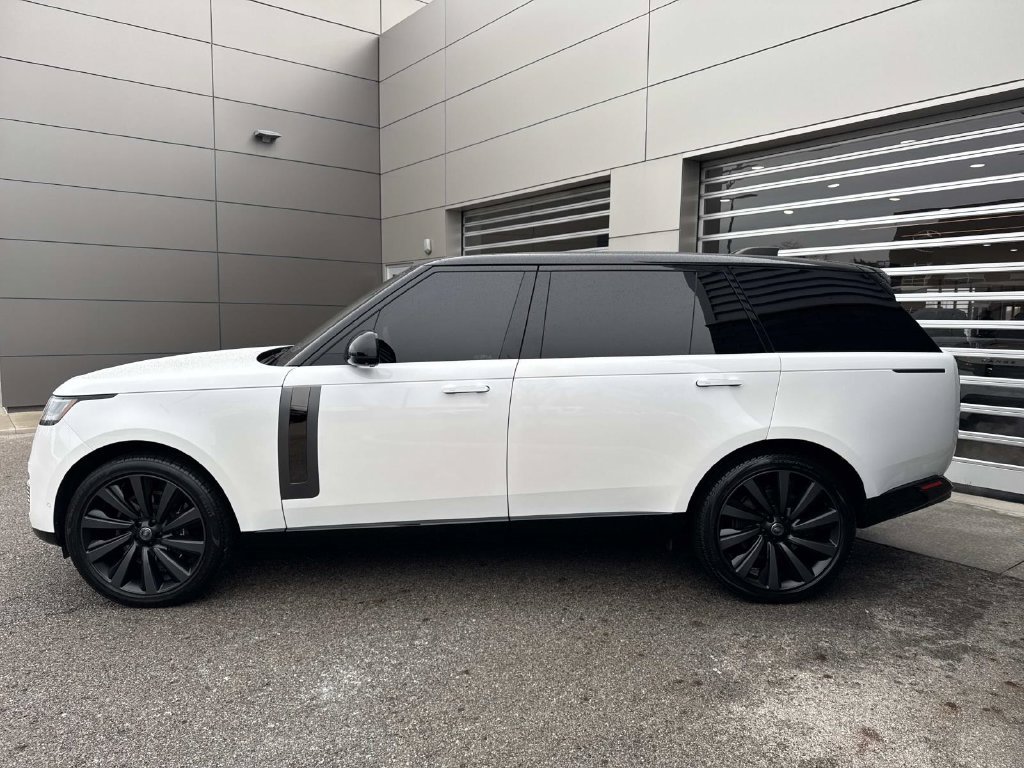 Certified 2023 Land Rover Range Rover SV AWD/4WD image 4