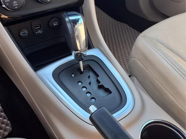 Used 2011 Chrysler 200 Limited FWD image 9