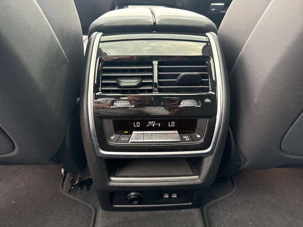 Certified 2025 BMW X7 M60i w/ Climate Comfort Package AWD/4WD image 11