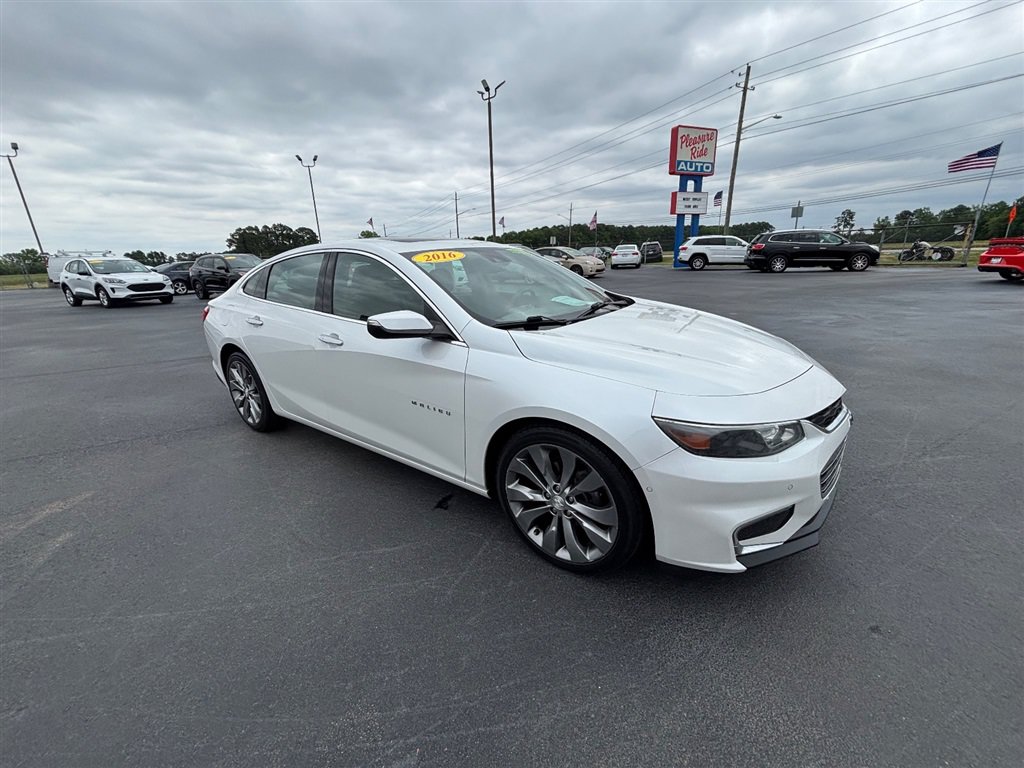 Used 2016 Chevrolet Malibu Premier w/ Driver Confidence Package II FWD image 8