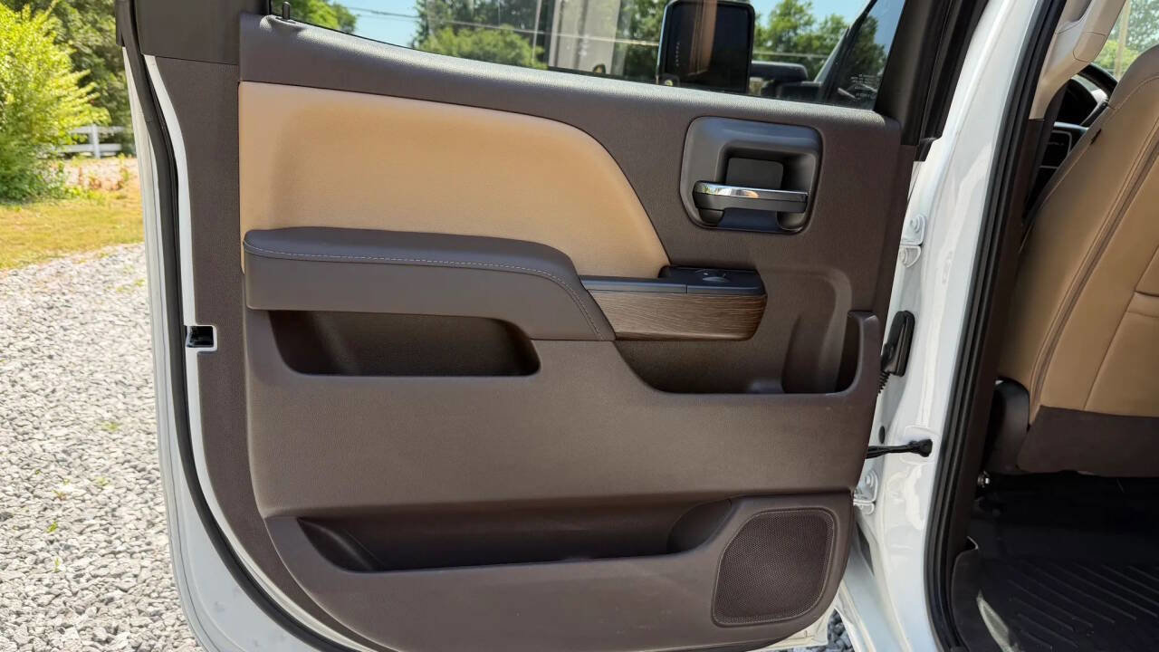 Used 2017 GMC Sierra 3500 Denali w/ Duramax Plus Package AWD/4WD image 18