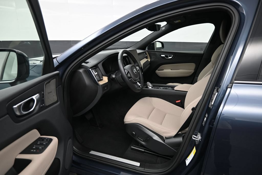 New 2026 Volvo XC60 B5 Plus w/ Climate Package AWD/4WD image 9