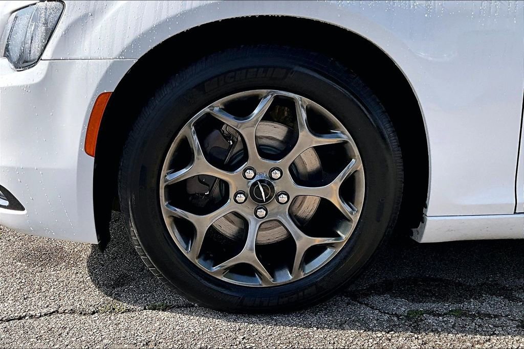 Used 2017 Chrysler 300 S AWD/4WD image 8