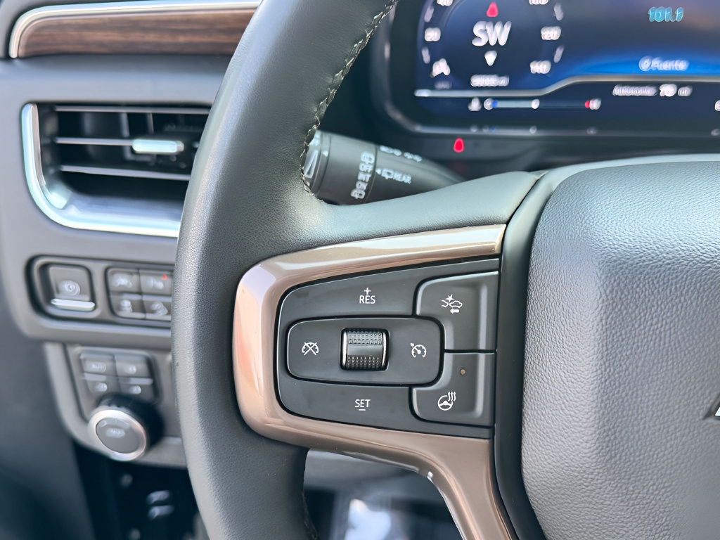 Used 2024 Chevrolet Tahoe High Country AWD/4WD image 15