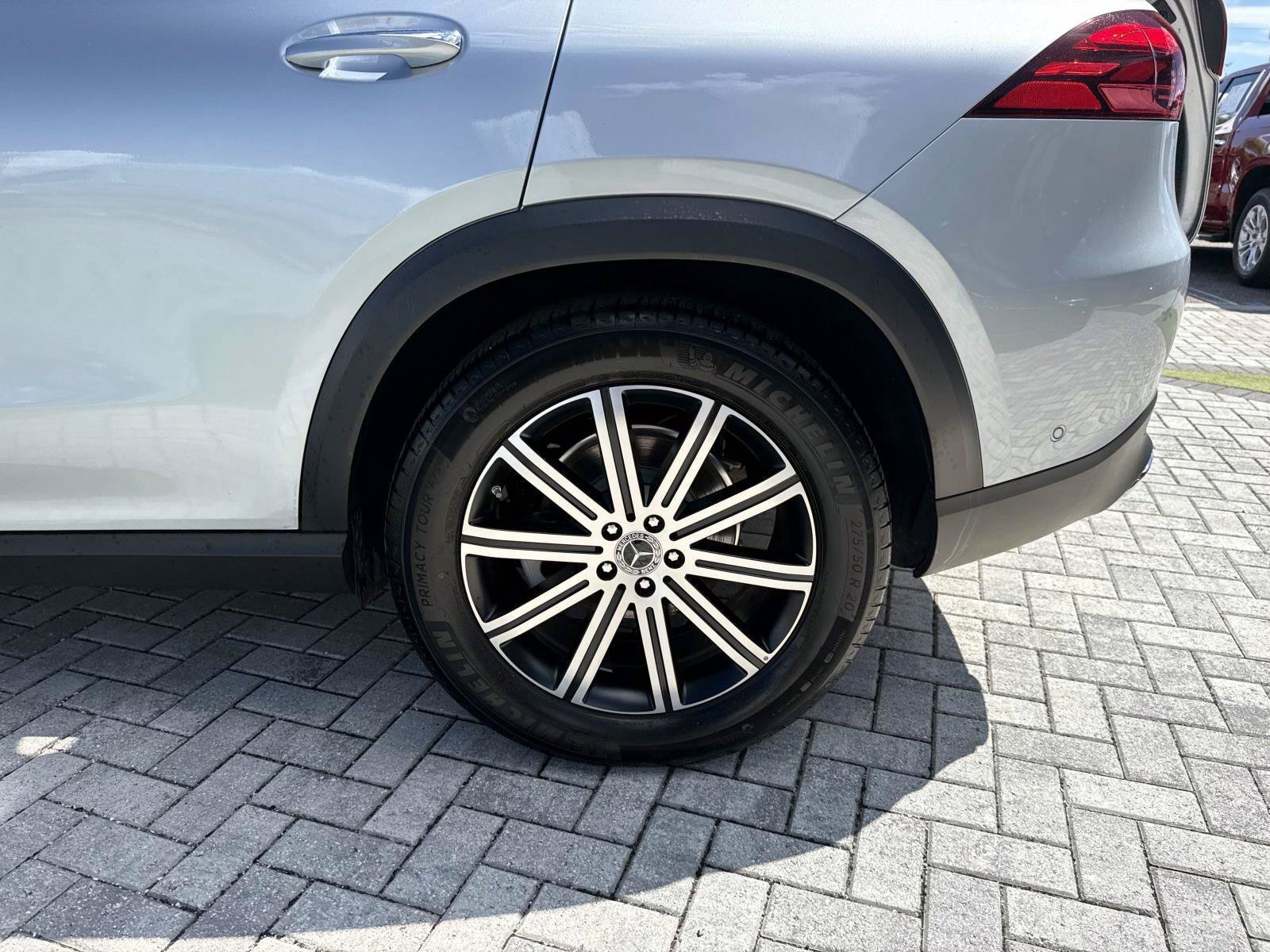 Certified 2025 Mercedes-Benz GLE 350 4MATIC image 11