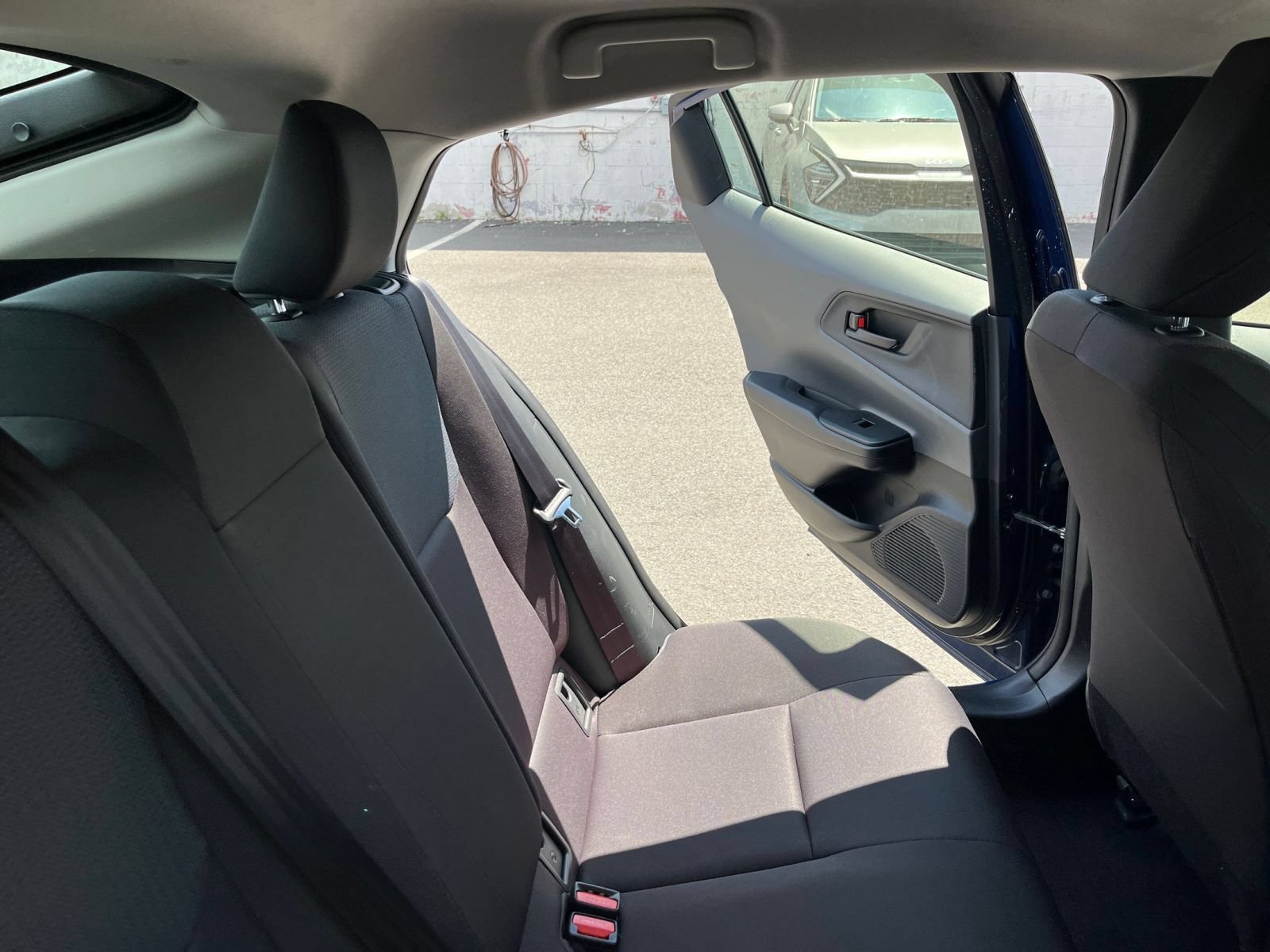Used 2025 Toyota Prius LE FWD image 36