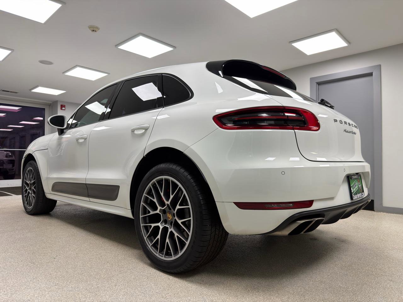 Used 2015 Porsche Macan Turbo image 5