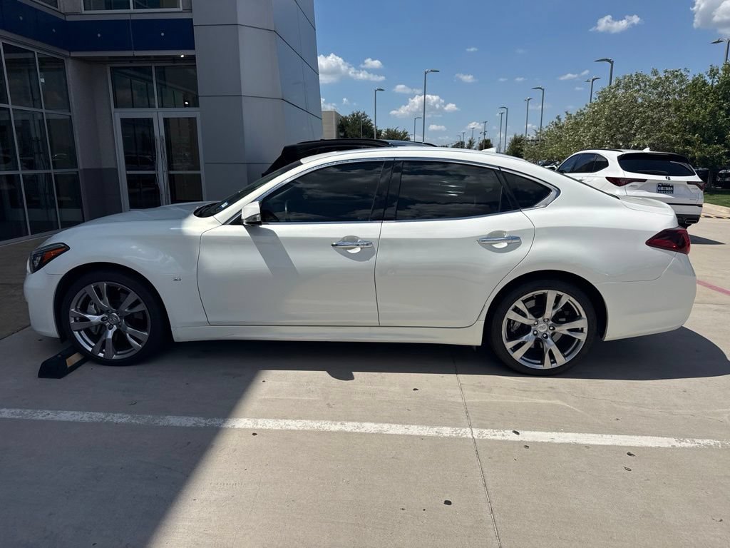 Used 2015 INFINITI Q70 3.7 RWD image 7